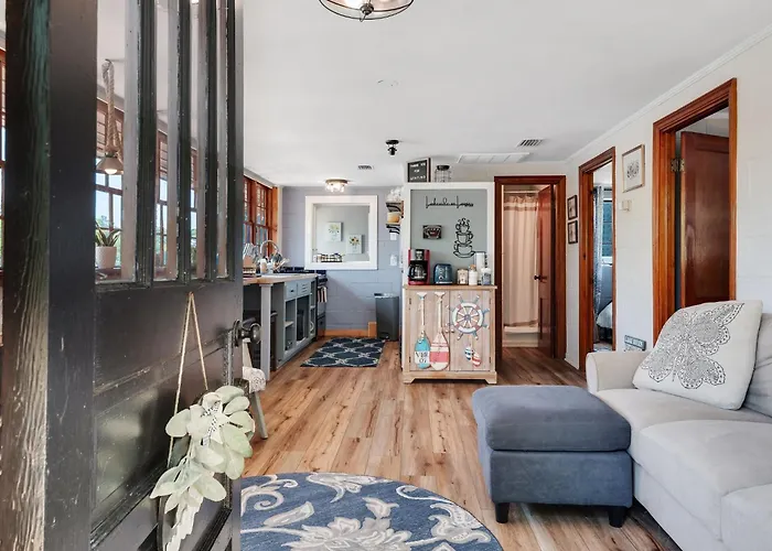 Waterfront On Talquin - Near Fsu - Stunning Views - 2 Story Deck - Fire Pit - Fast 1000 Mbps Internet - 3 Min From Boat Ramp Сasa de vacaciones