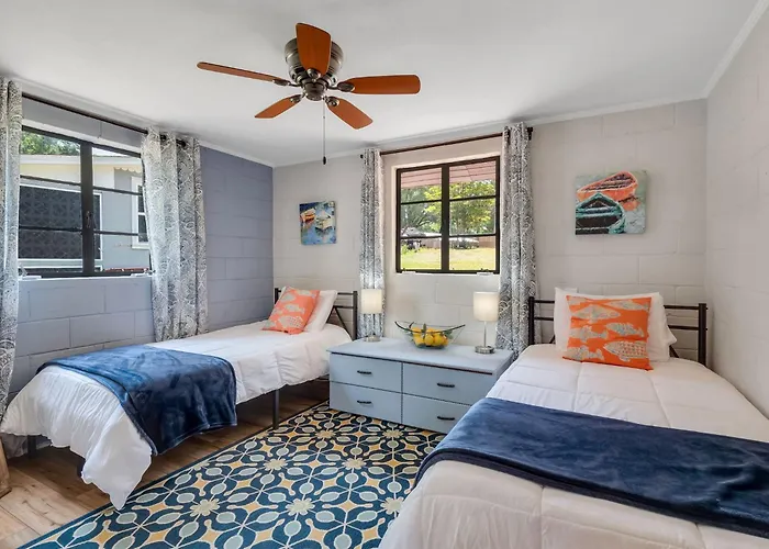 Сasa de vacaciones Waterfront On Talquin - Near Fsu - Stunning Views - 2 Story Deck - Fire Pit - Fast 1000 Mbps Internet - 3 Min From Boat Ramp