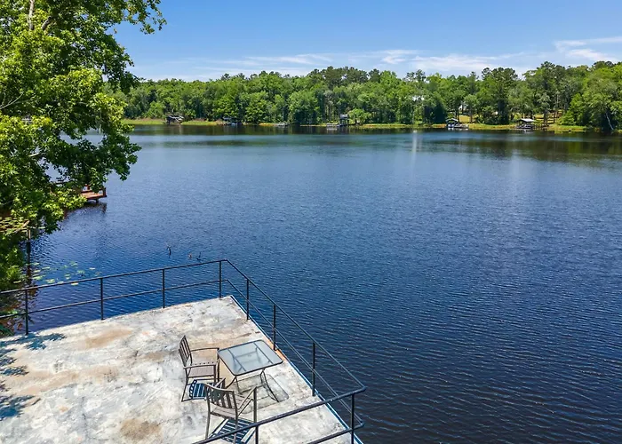 Waterfront On Talquin - Near Fsu - Stunning Views - 2 Story Deck - Fire Pit - Fast 1000 Mbps Internet - 3 Min From Boat Ramp Сasa de vacaciones
